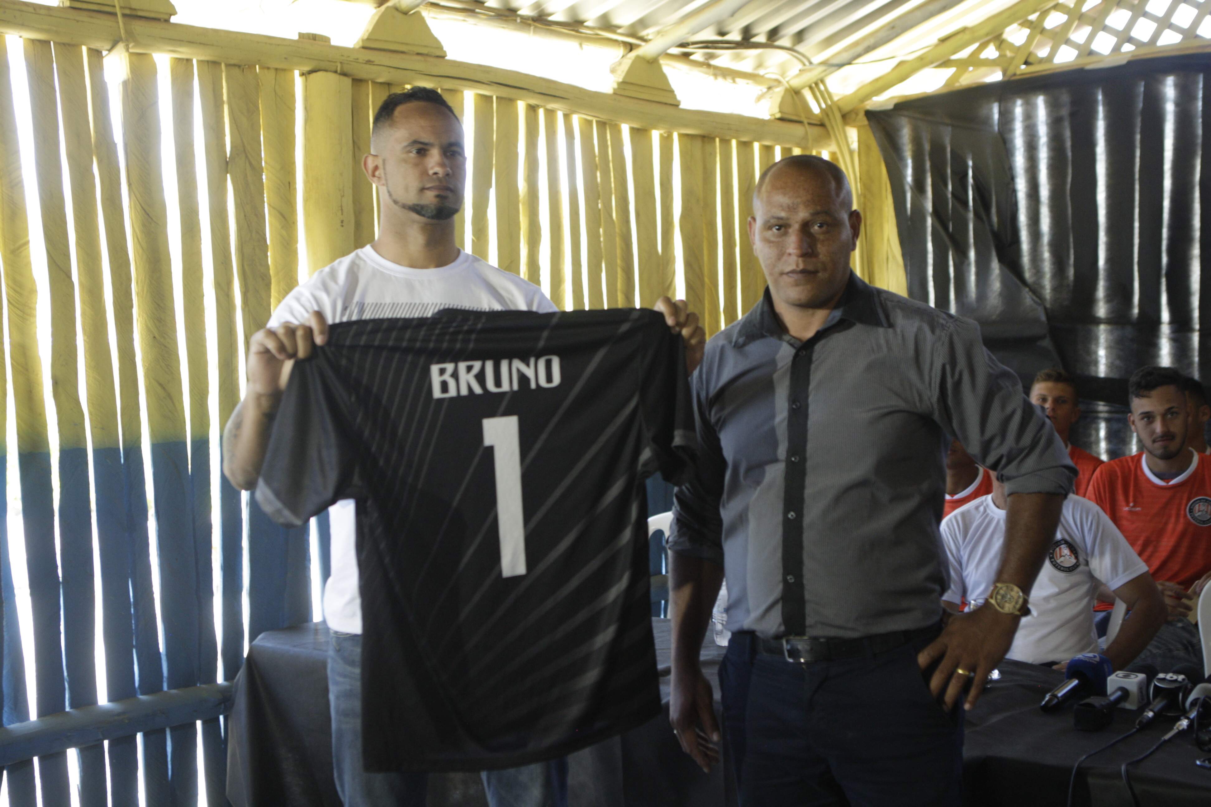 Bruno foi apresentado no Poços de Caldas FC neste sábado e vestirá a camisa 1