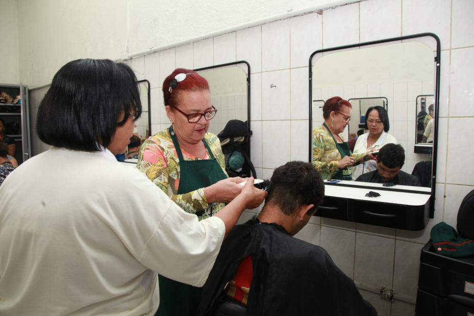 Curso de assistente de cabeleireiro ocorrerá na Vila Criativa da Zona Noroeste