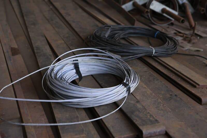 200 metros de cabos de telefonia foram encontrados em um dos ferros-velhos vistoriados 