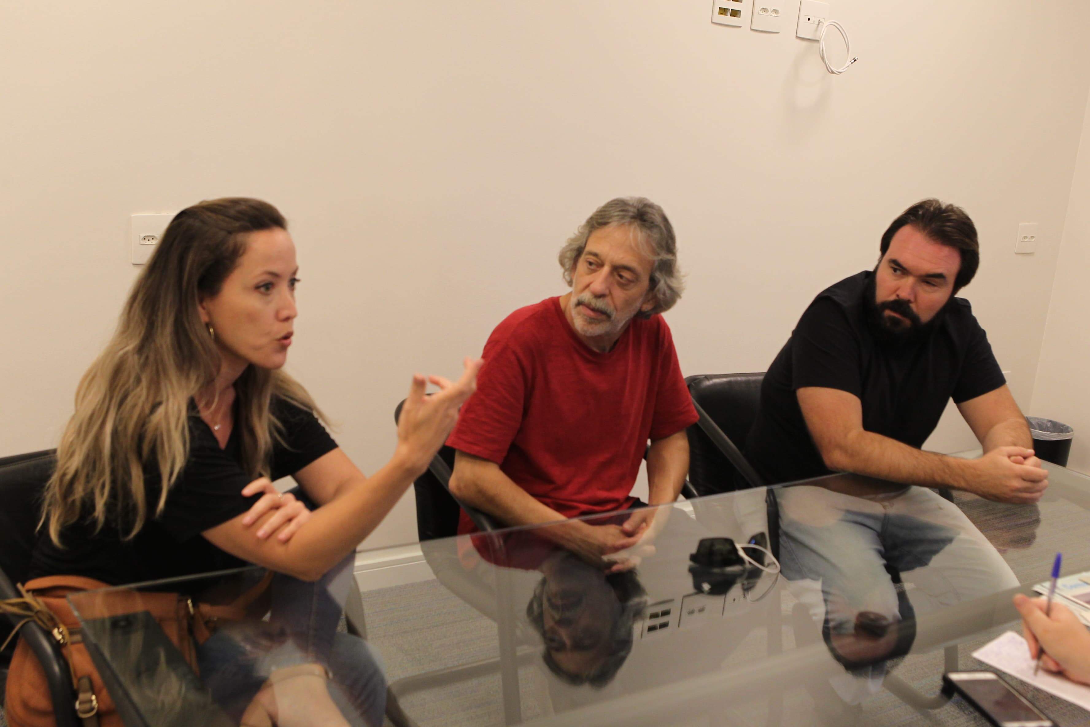 Fernanda, Pardal e Canhoto expuseram iniciativa nesta segunda-feira (28), em A Tribuna