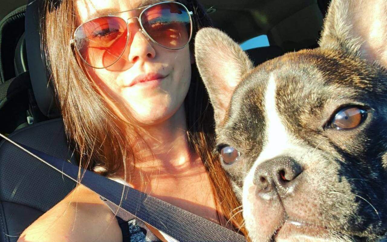 Estrela de reality show se divorcia após marido matar cachorro a tiros