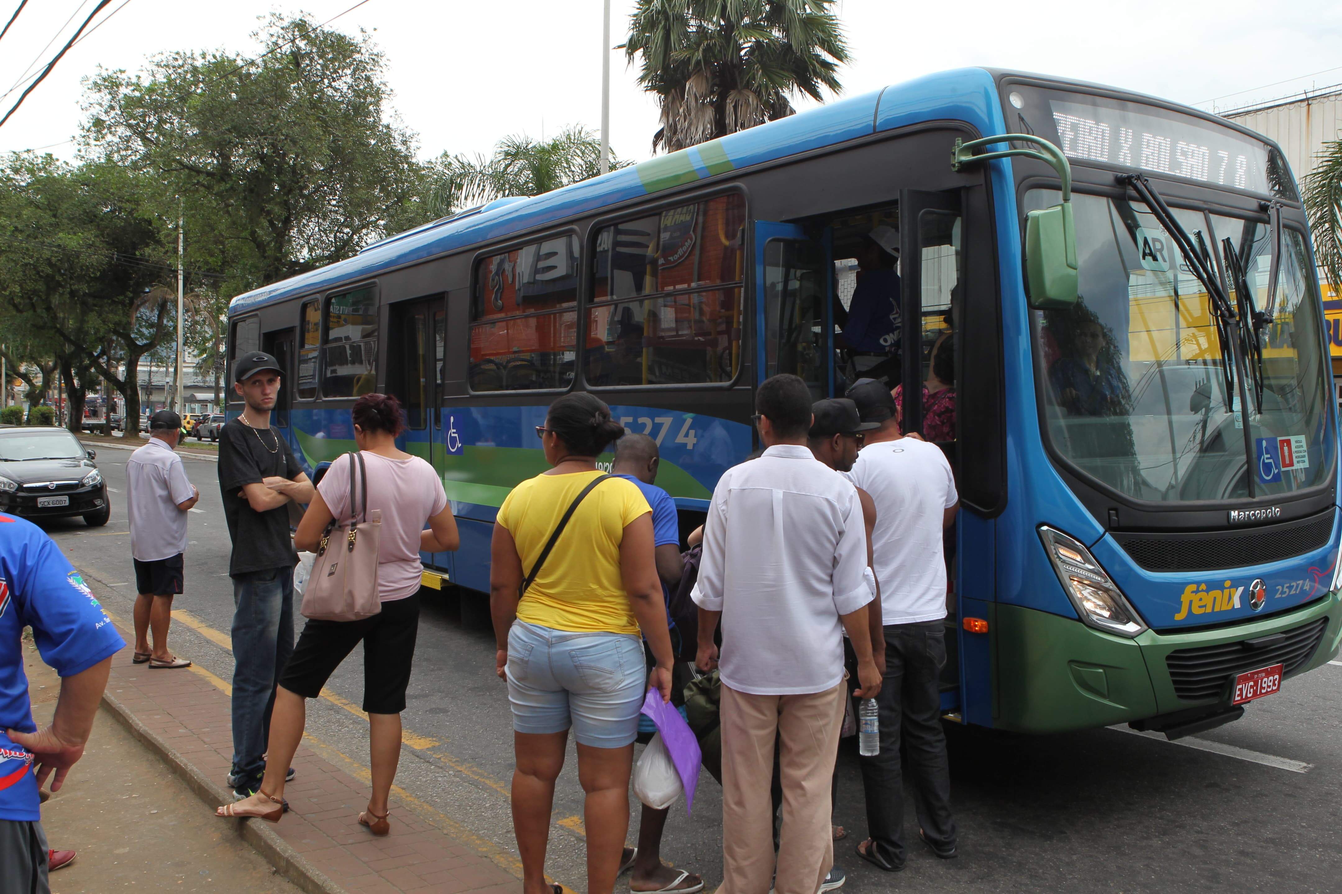 Novos ônibus municipais de Cubatão são elogiados nas ruas