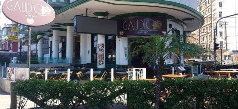 Restaurante em frente à Praia do Gonzaguinha, em São Vicente, foi furtado por bandidos