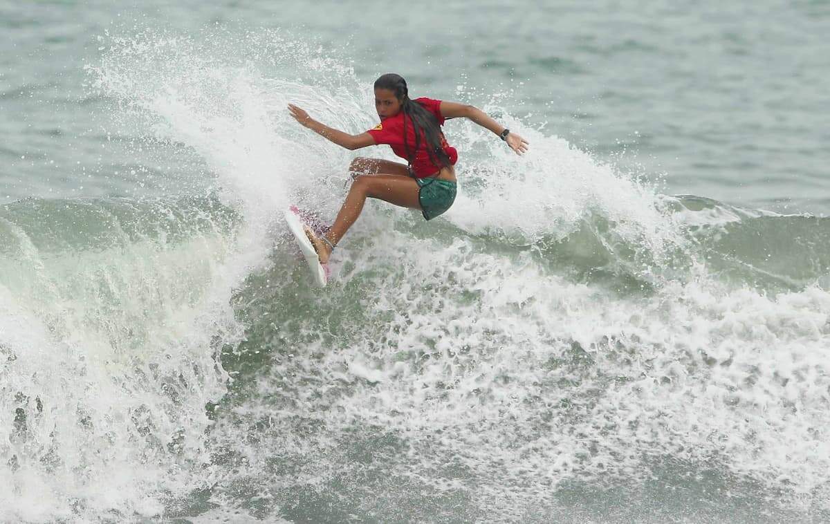 Cerca de 70 surfistas de mais de 20 escolas de dez cidades marcarão presença na competição