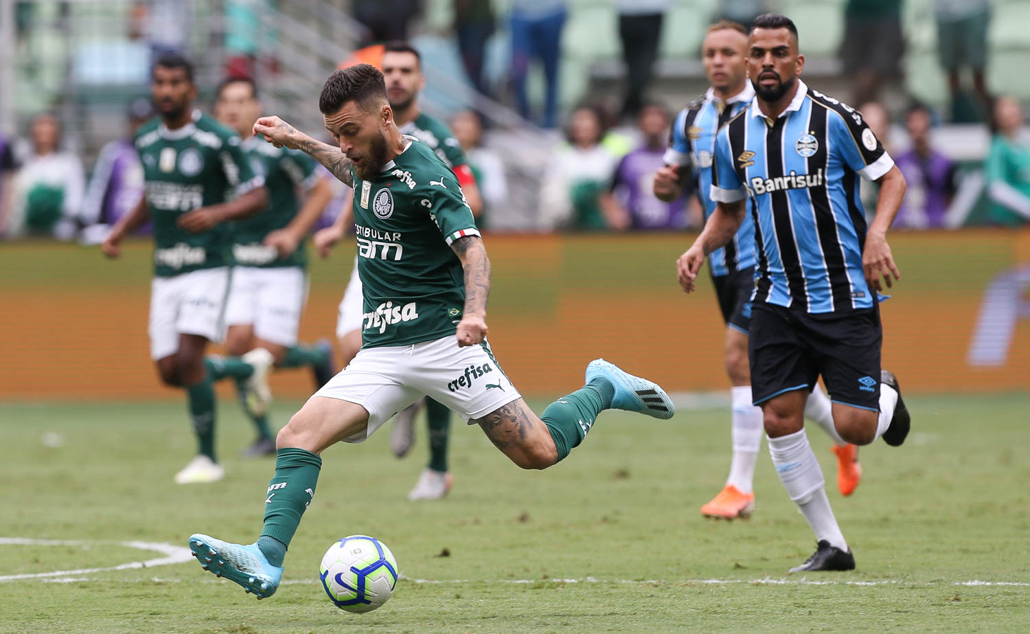 Palmeiras perde do Grêmio e Flamengo garante título do Brasileirão