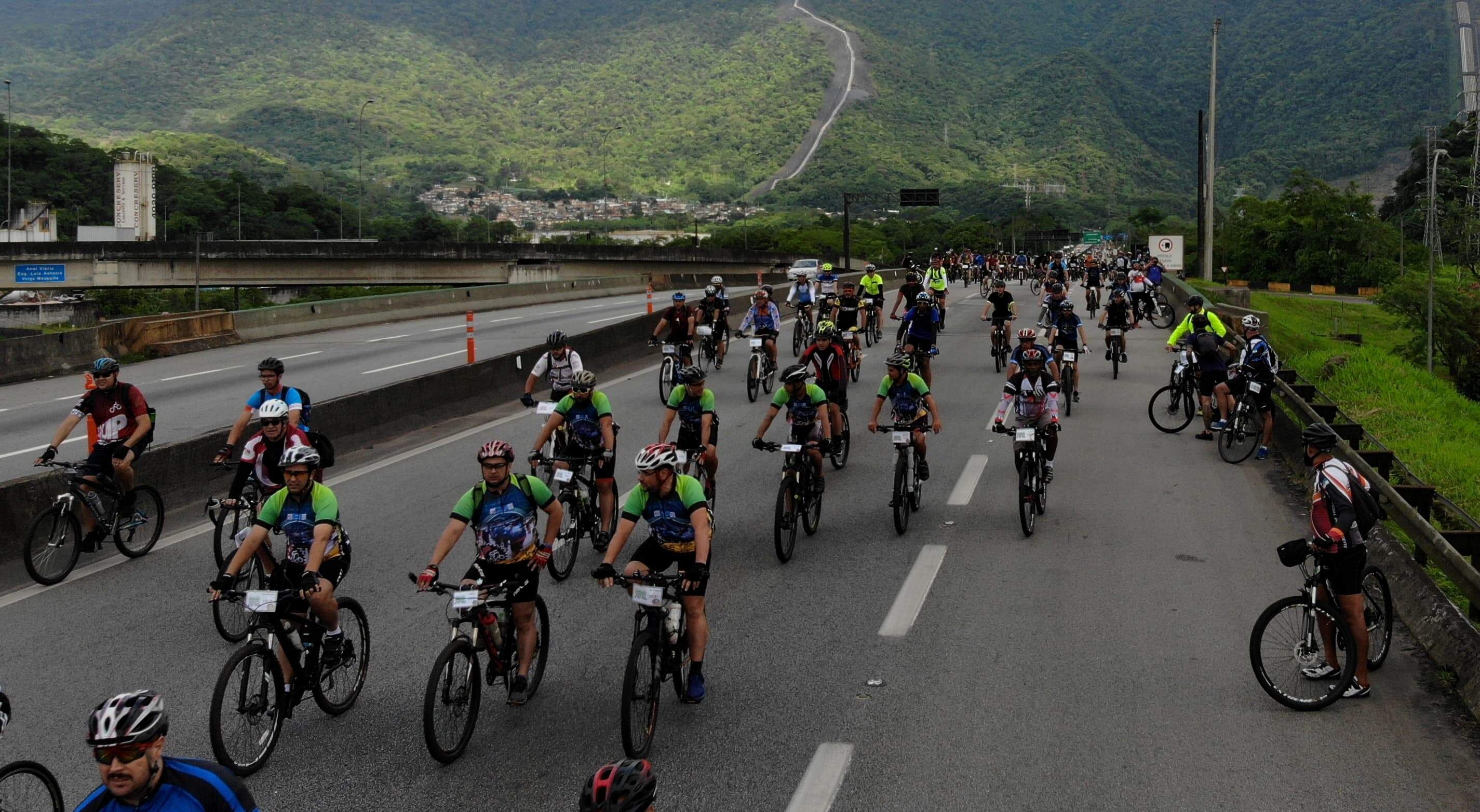 Em 2018, mais de 40 mil ciclistas desceram a Serra