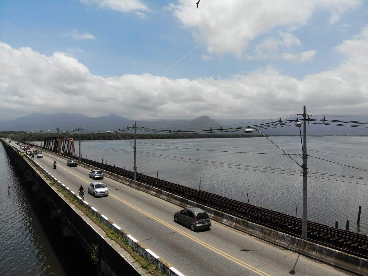 Ponte dos Barreiros é a principal ligação entre as áreas Continental e Insular da cidade