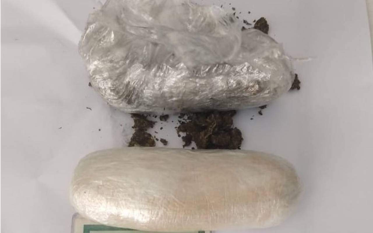 Mulher de 31 anos levava 28 gramas de maconha e 115 gramas de cocaína