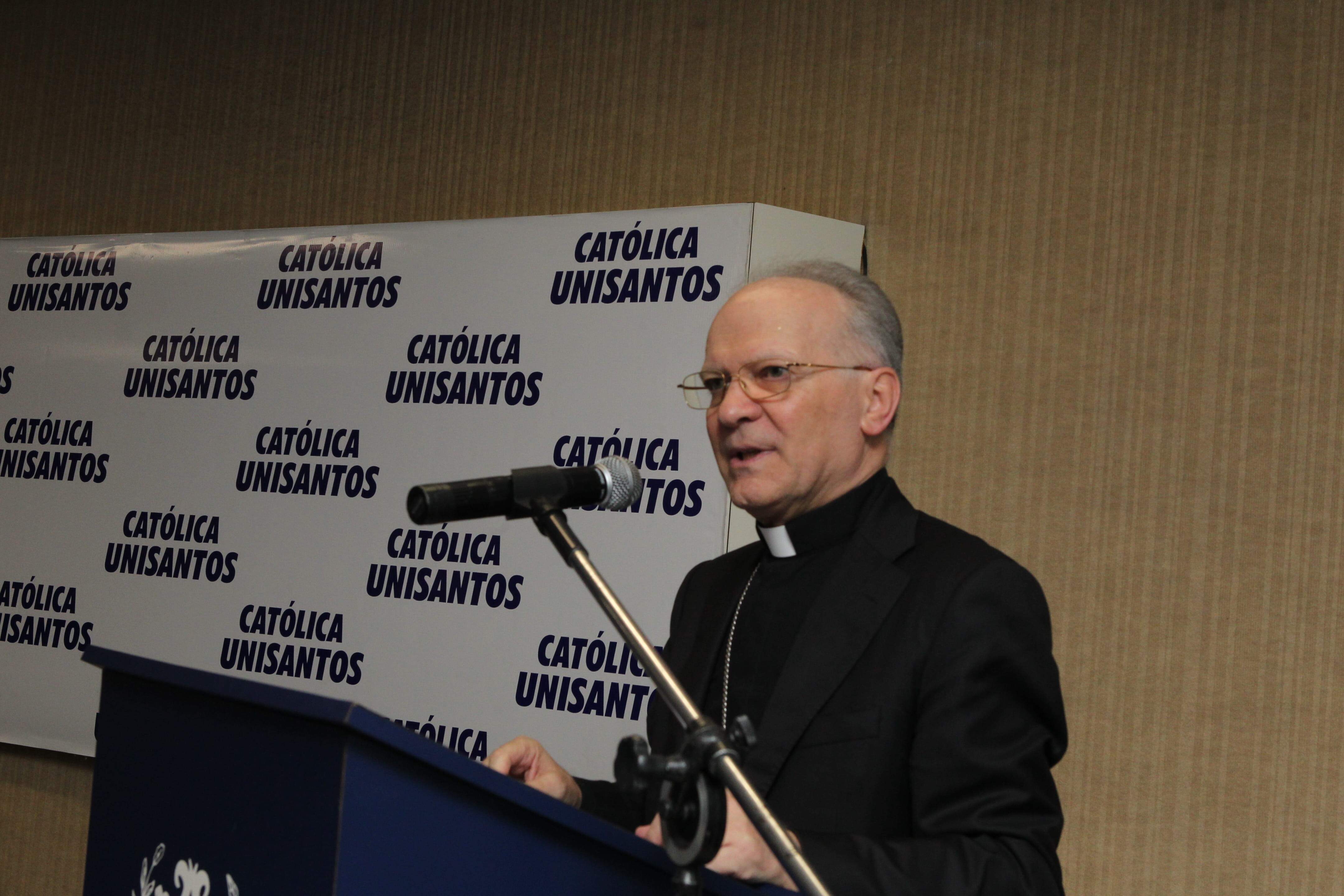 Dom Angelo Vincenzo Zani representou o Vaticano em conferência 