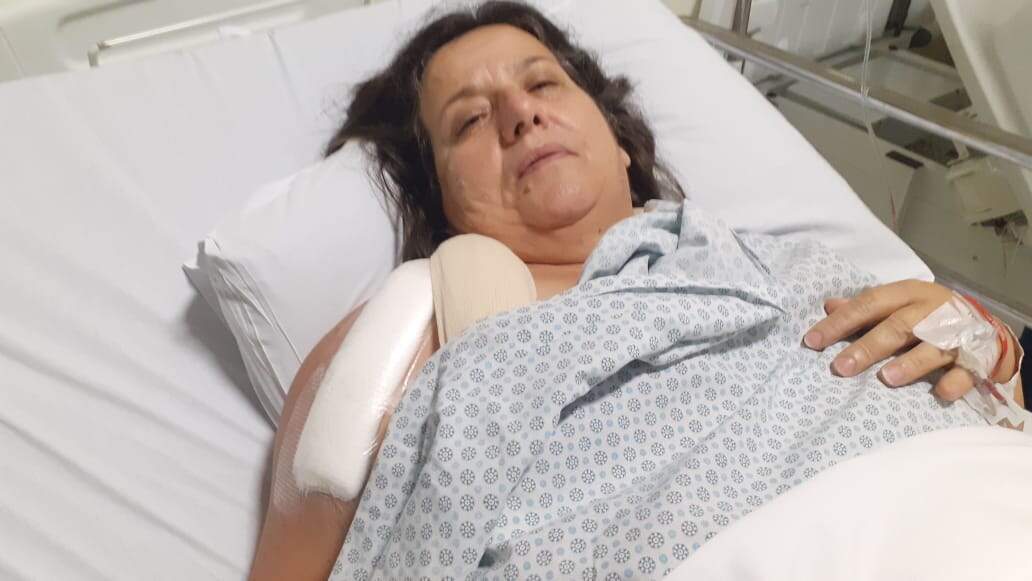 Regina teve de passar por cirurgia após fraturar o braço