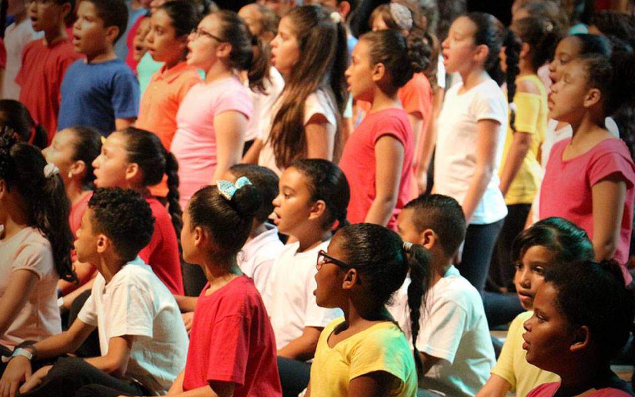 Crianças e adolescentes do Coral da Gente cantam no Sesc, às 17h30