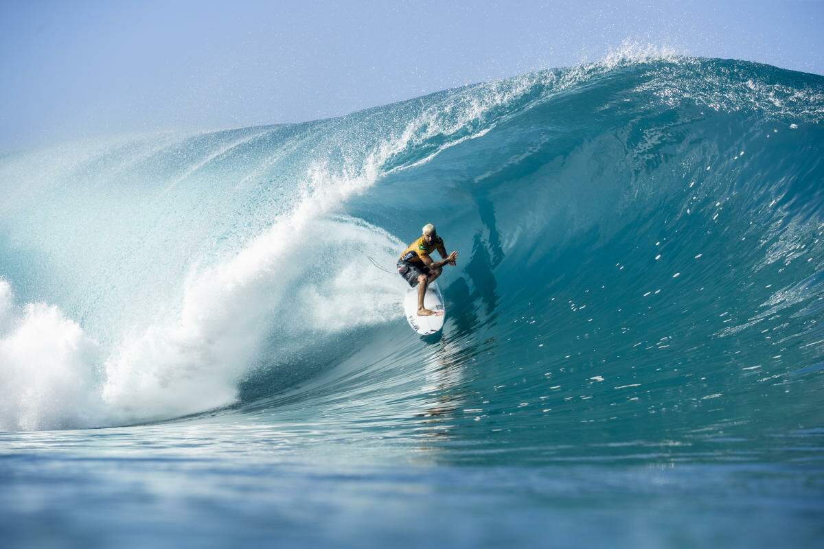 Brasileiros iniciam bem a disputa do circuito mundial de surfe