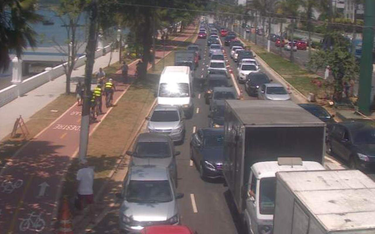 Motoristas em Santos aguardaram 40 minutos para o embarque
