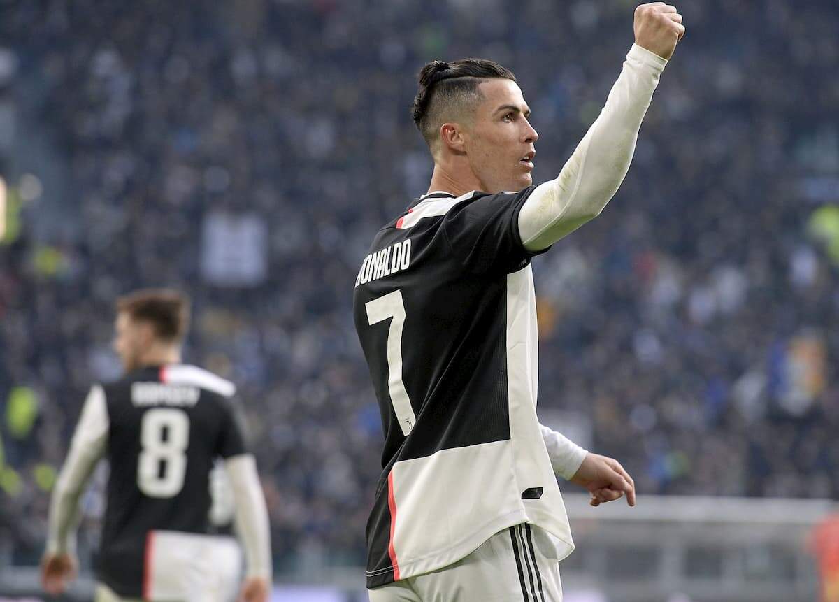 Cristiano Ronaldo foi autor de um hat-trick sobre o Cagliari