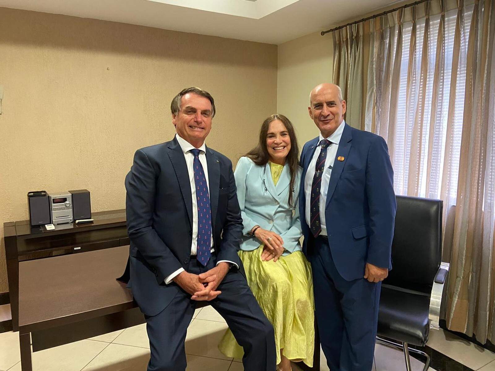Regina Duarte se reuniu com Jair Bolsonaro nesta segunda-feira (20)