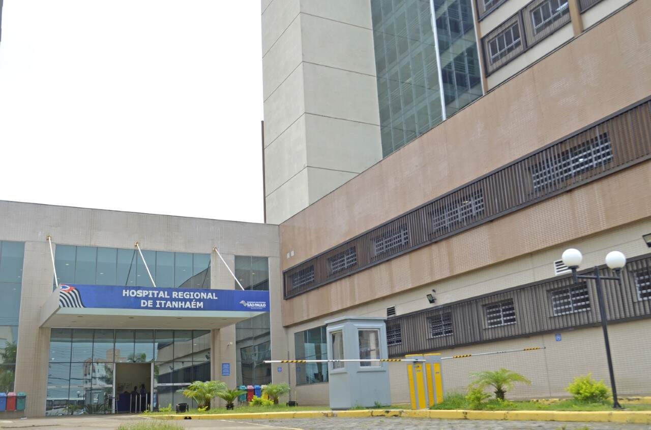 Vítima está hospitalizada no Hospital Regional de Itanhaém
