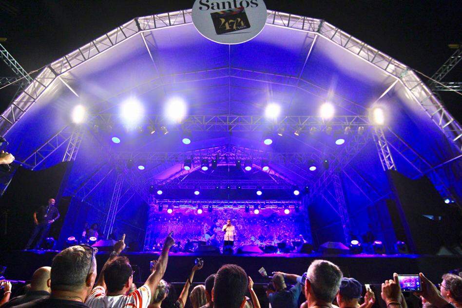 Show de Zeca Pagodinho encerrou festividades dos 474 anos de Santos