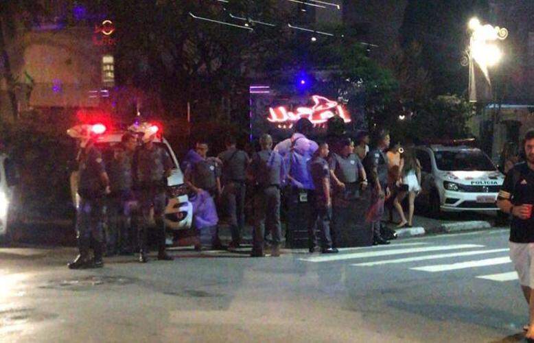 Polícia teve de intervir em banda de carnaval no Gonzaga, em Santos