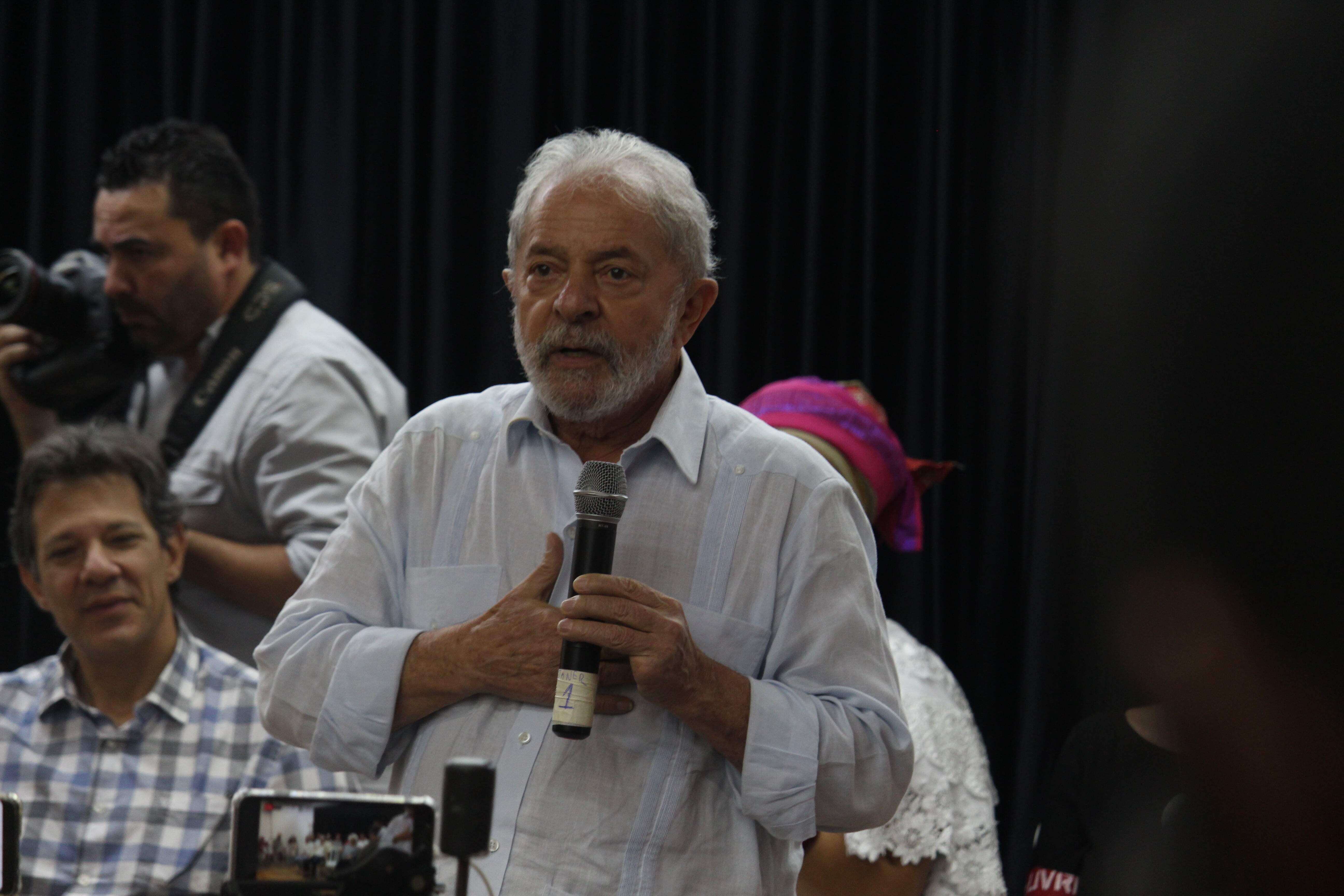 Lula defende diálogo com opositores de Bolsonaro