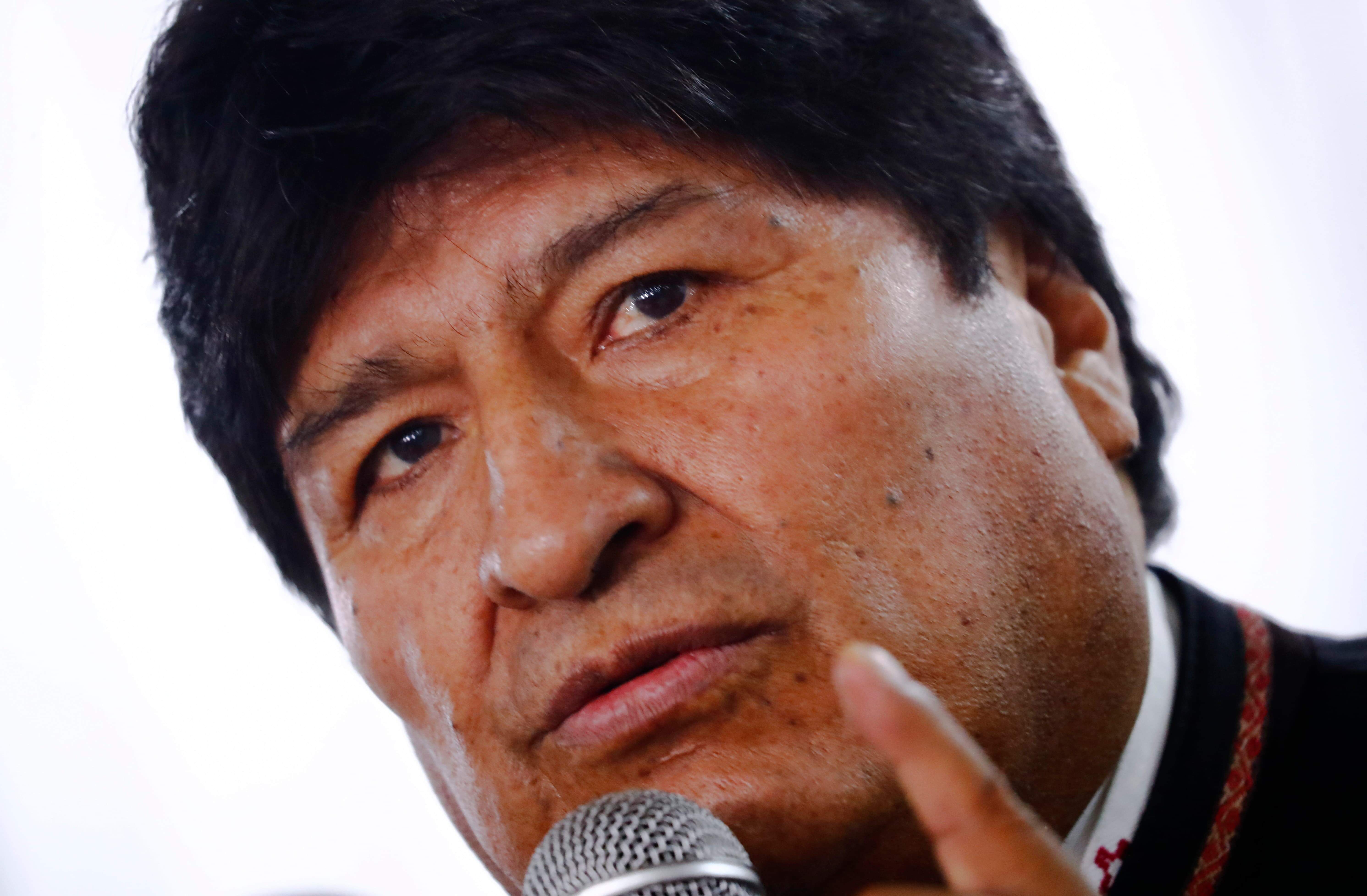 Morales monitora seu partido como chefe de campanha a partir de Buenos Aires