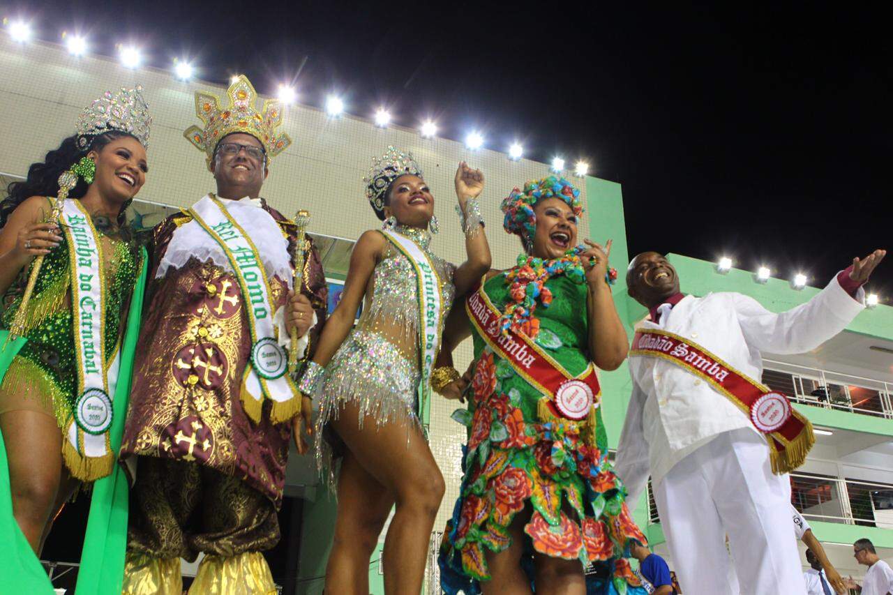 Corte carnavalesca batizou a passarela do samba 