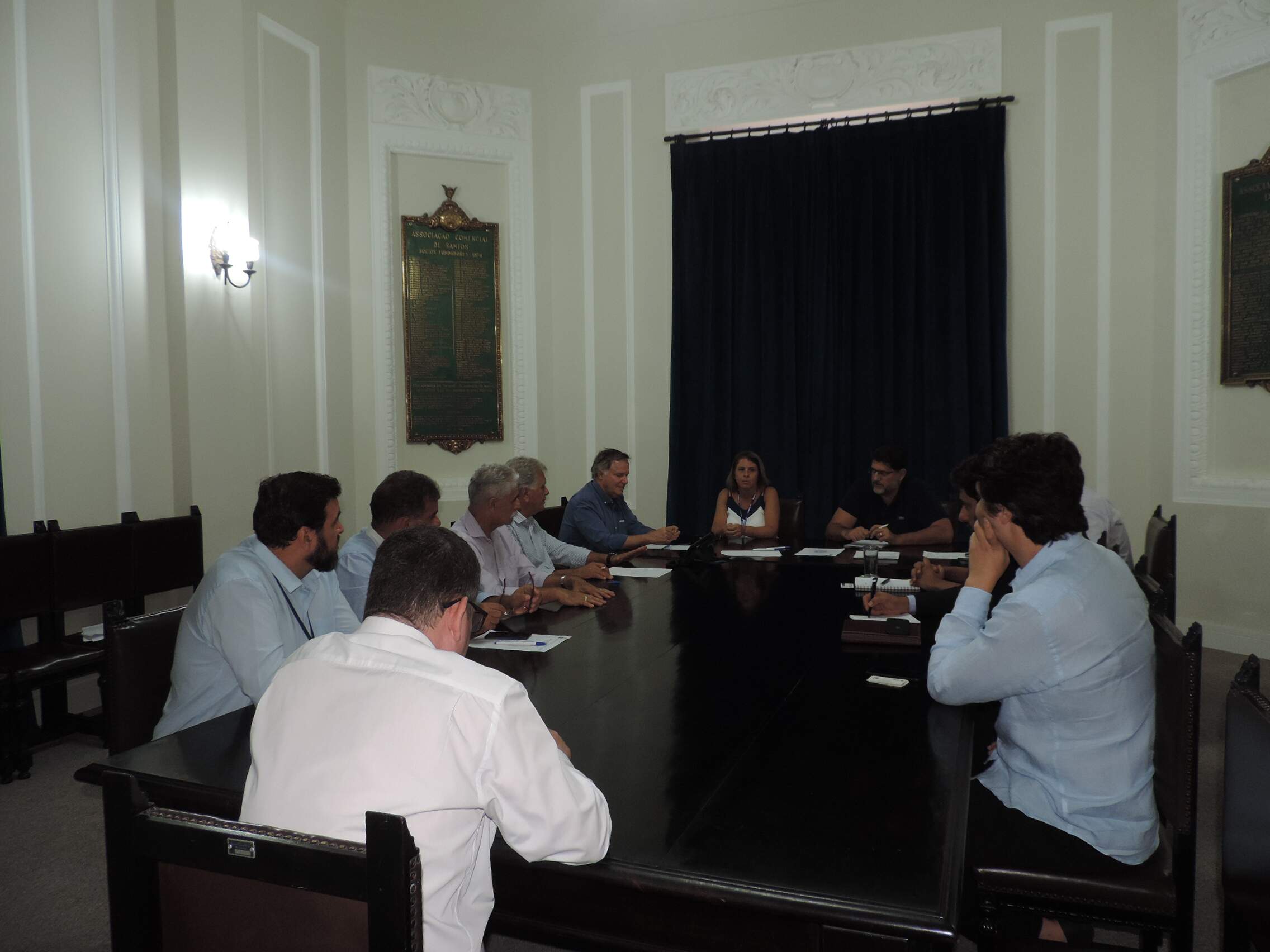 Membros da Associação Comercial de Santos buscam revisão do PDZ