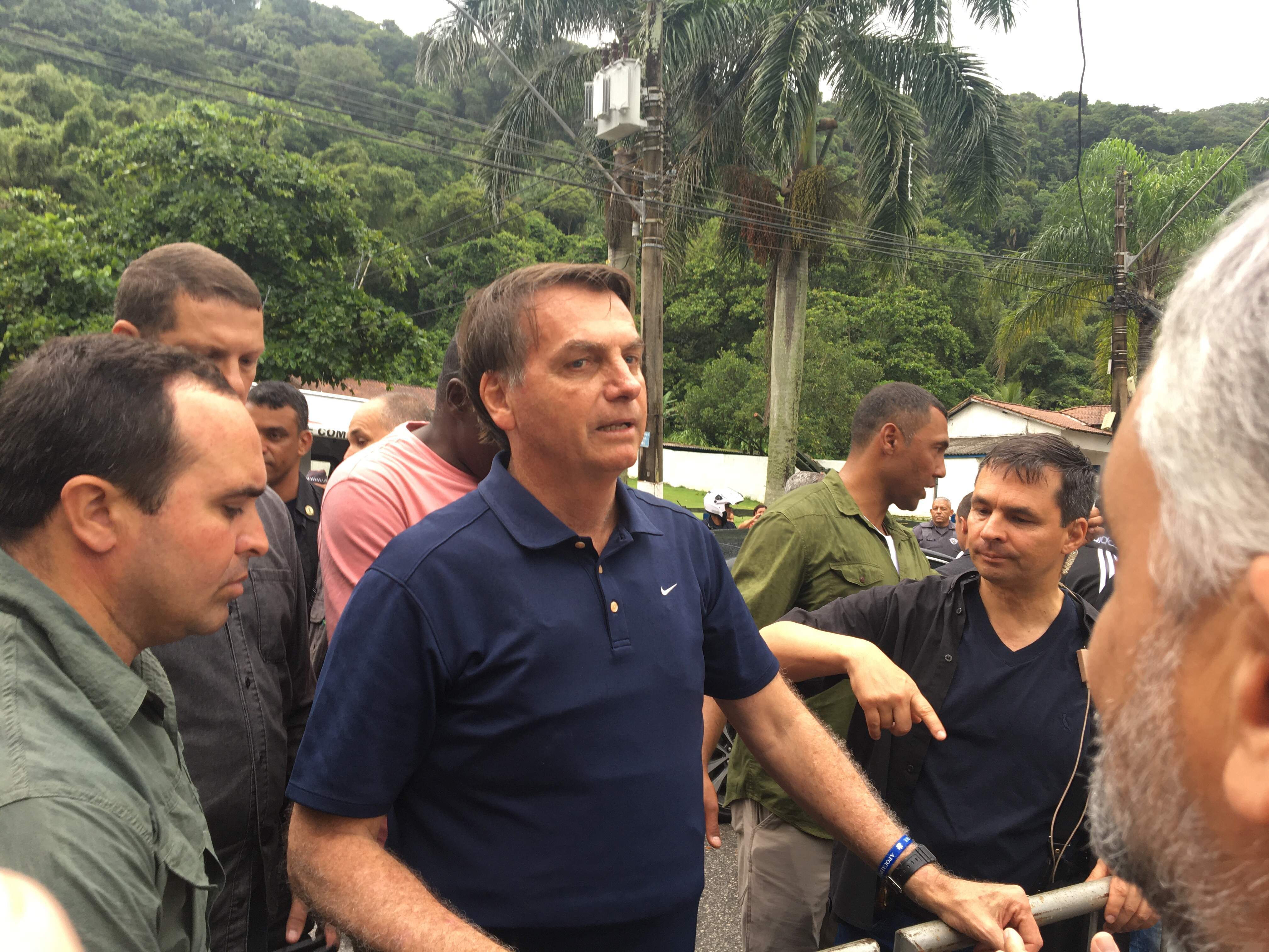 Bolsonaro aproveita feriado do Carnaval para descanso em Guarujá