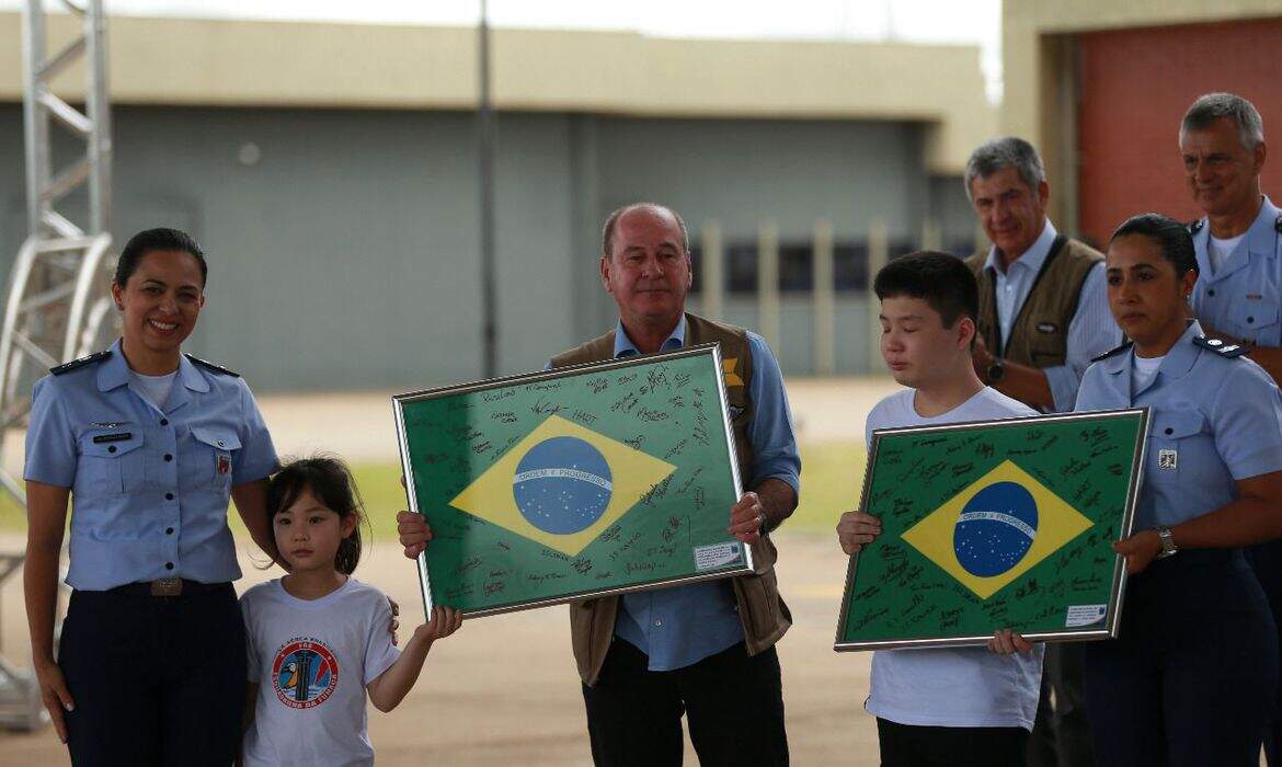 Brasileiros foram liberados com quatro dias antes do previsto