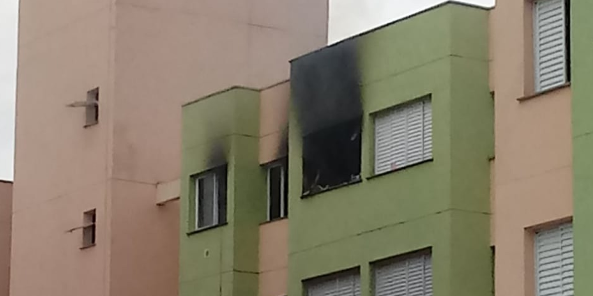 Televisão causa incêndio em apartamento no São Manoel, em Santos