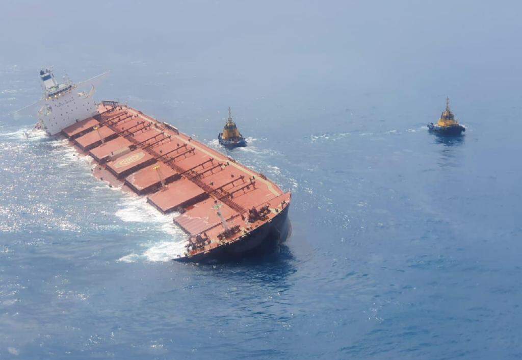 Embarcação sofreu uma avaria após deixar o Terminal Marítimo de Ponta da Madeira, em São Luís (MA)