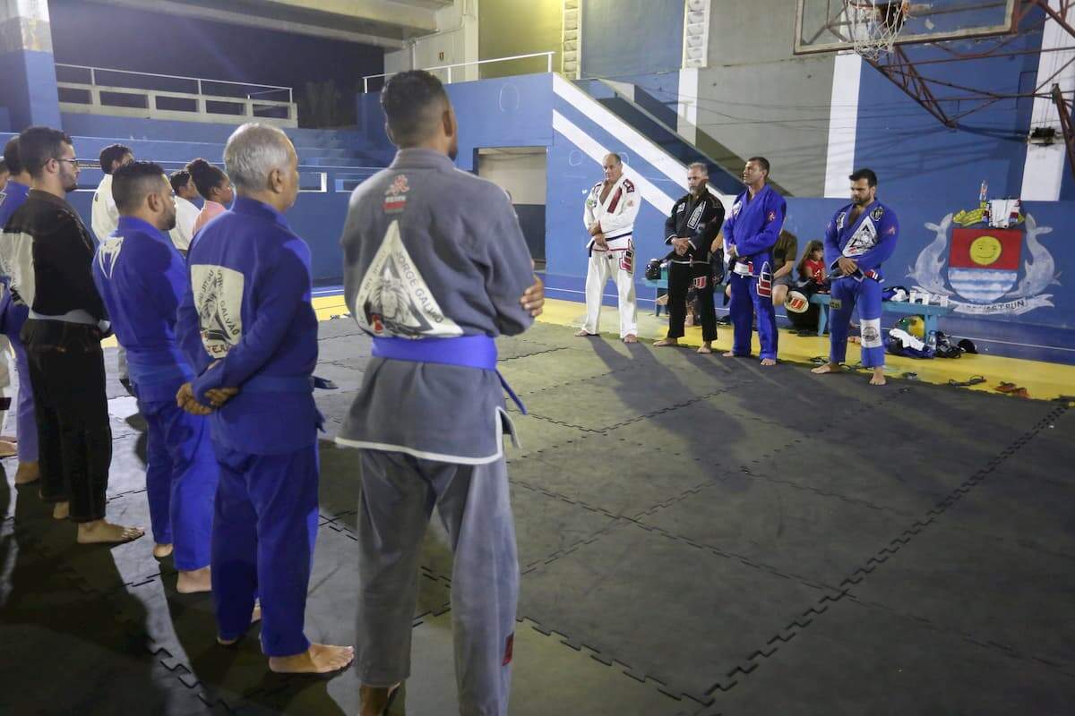 Projeto Lotus Club House Team promove a prática do jiu-jitsu em Guarujá