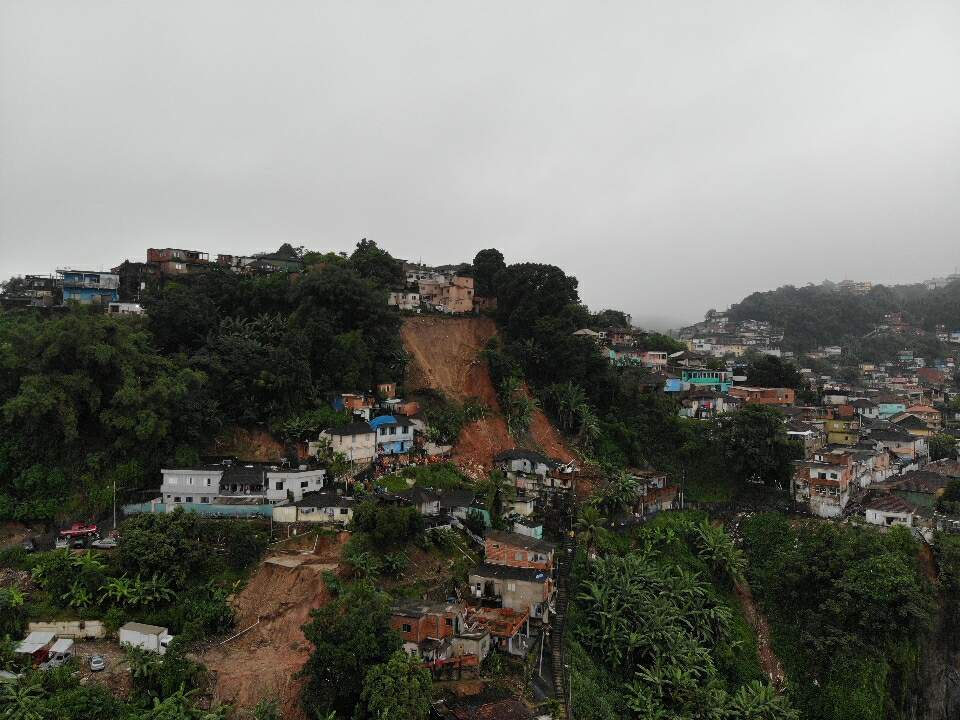 Vítimas de deslizamentos em Santos podem sacar FGTS até 3 de junho