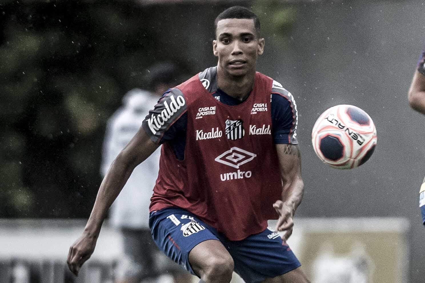 Madson pode fazer a sua estreia com a camisa do Santos neste sábado (6), na Vila Belmiro 