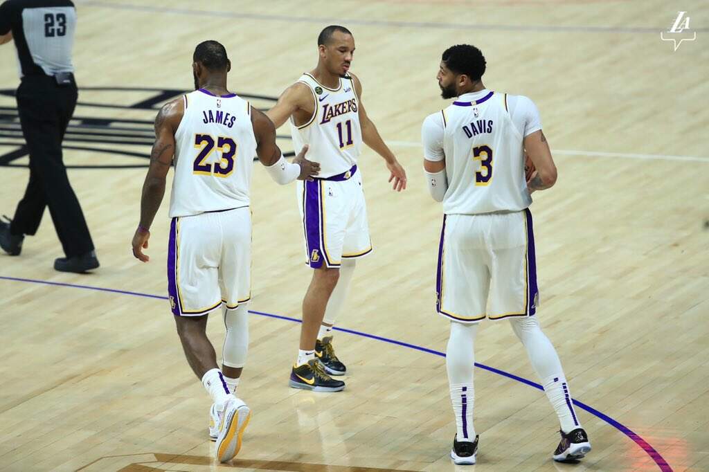 Lakers encerrou série de seis triunfos do segundo colocado e com quem compartilha o Staples Center