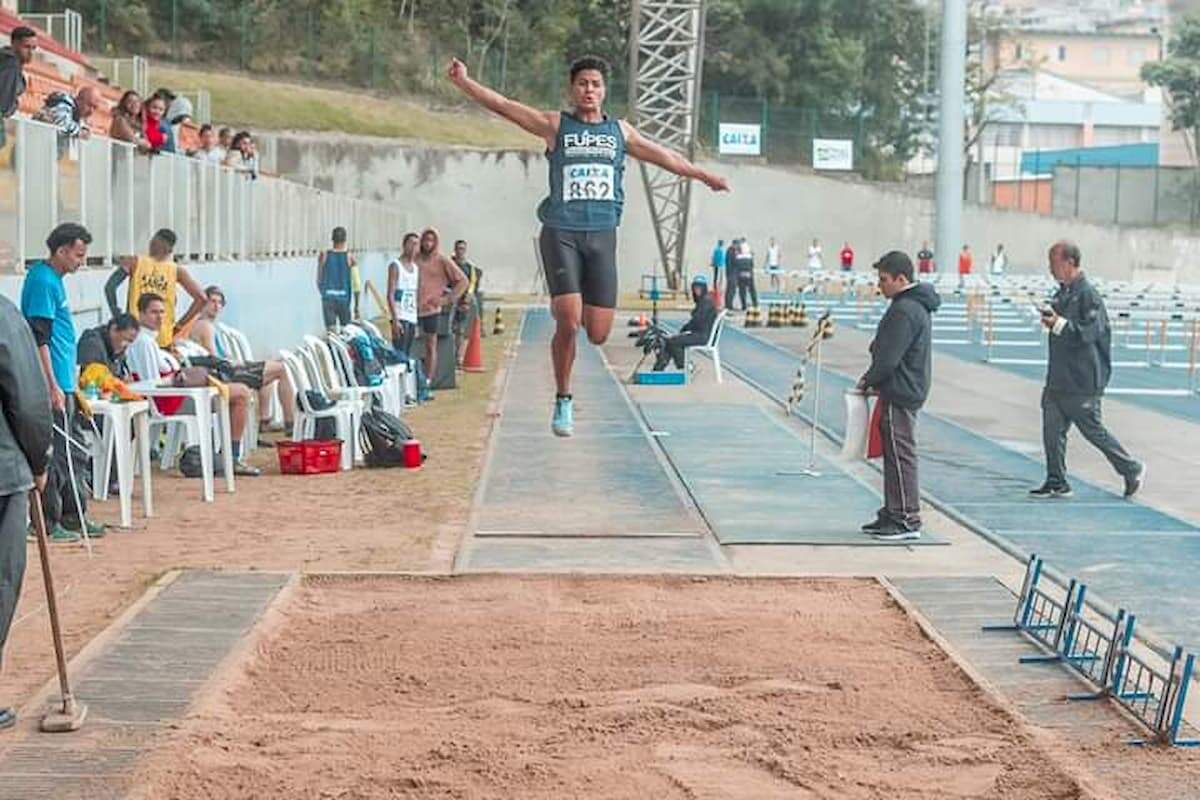 Boza saltou 7,54 metros no torneio estadual