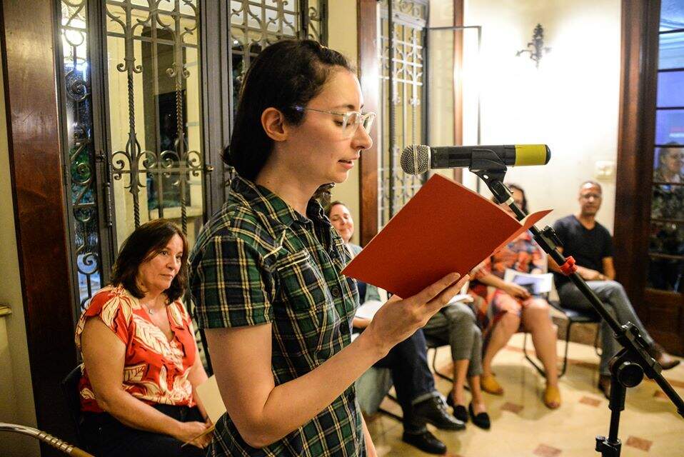 Escritora Anna Clara participa do Lendo Mulheres Santos neste domingo (15) na Pinacoteca