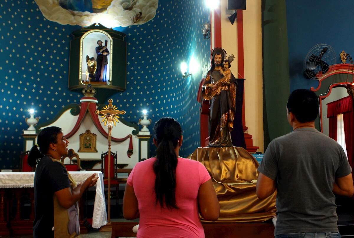 Devotos com mais de 60 anos não devem ir para as missas em Santos