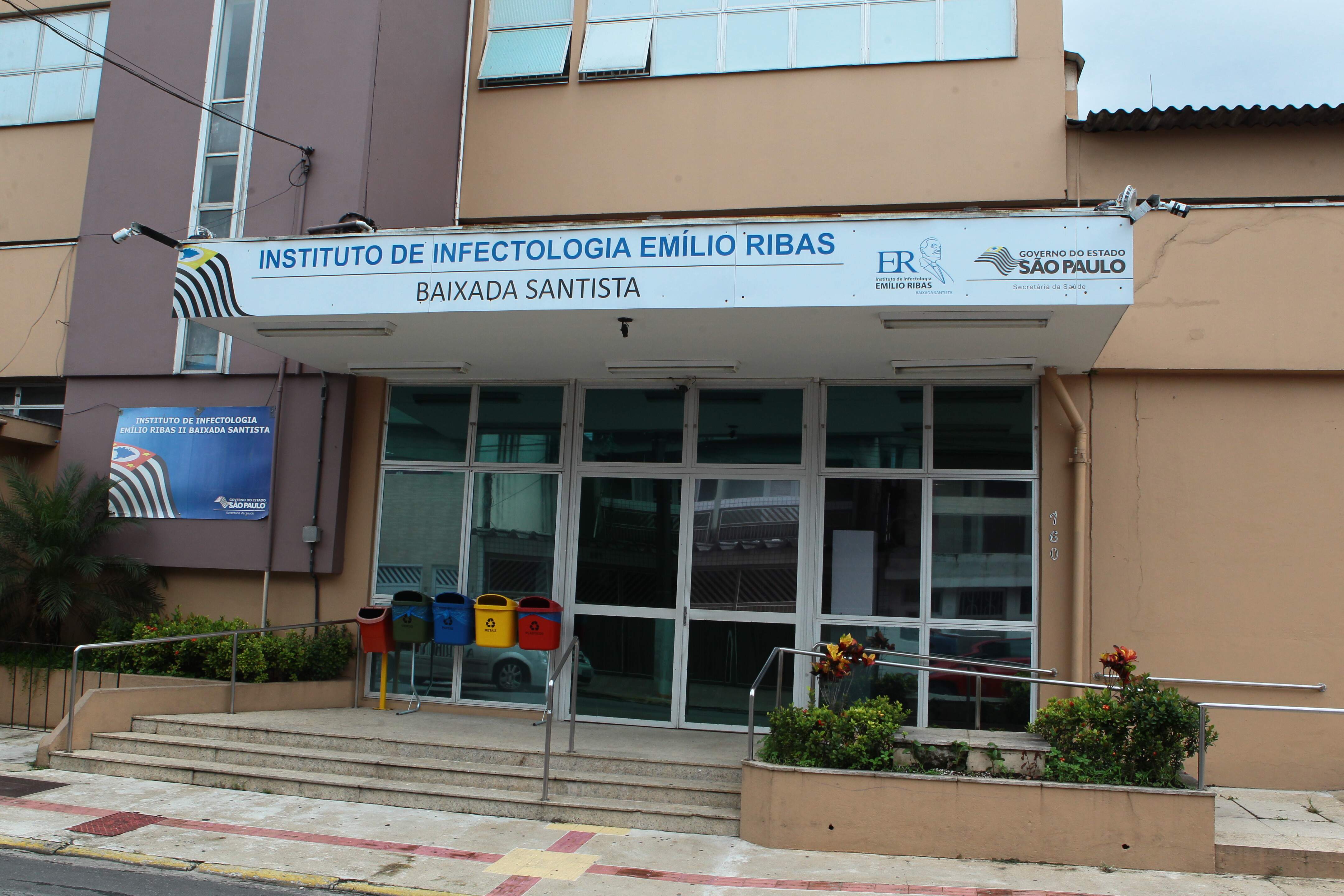 Paciente de Peruíbe foi internado no Emílio Ribas II, em Guarujá, e aguarda novo exame