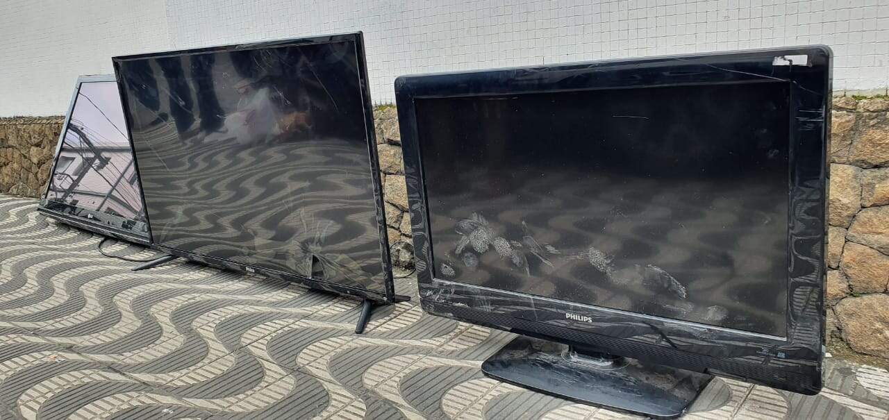 Bandidos roubaram aparelhos de televisão da residência 