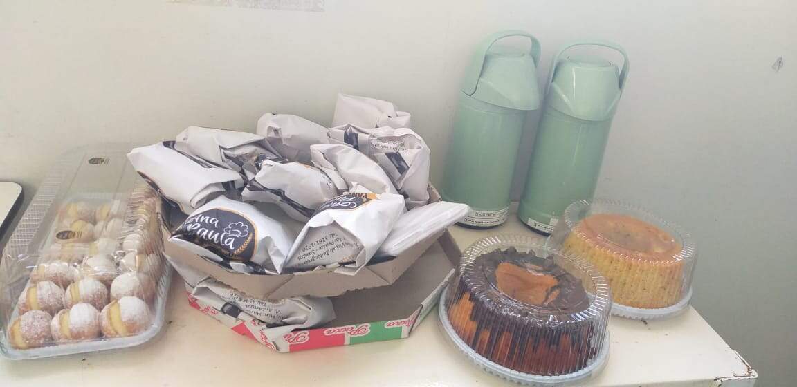 Café, pães e bolos: funcionários do Irmã Dulce foram presentados com café da manhã especial