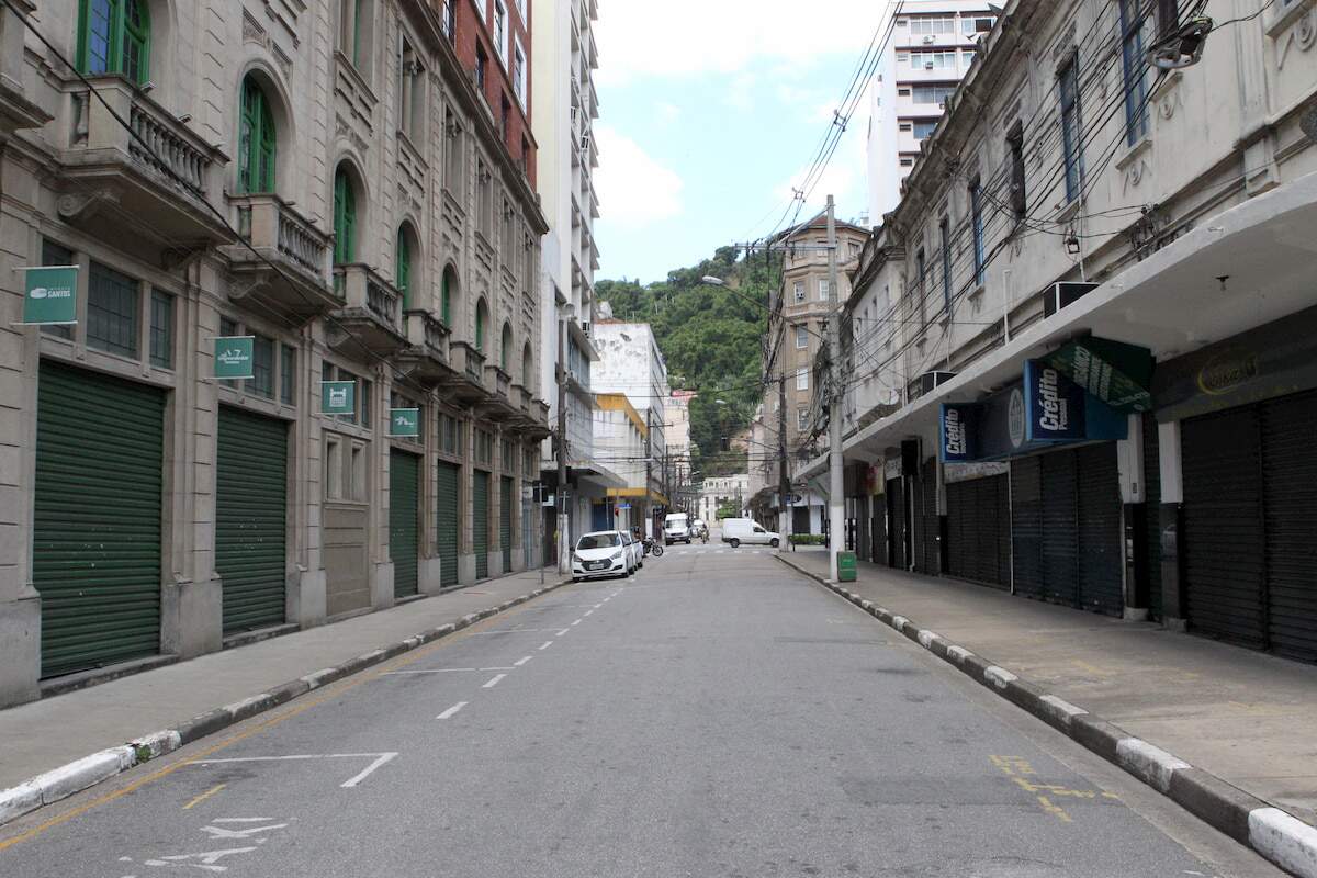 Comércio do Centro de Santos se encontra fechado devido à quarentena