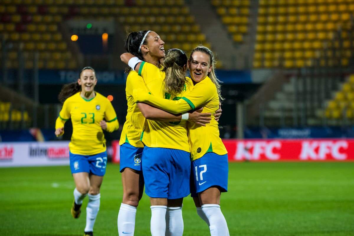 Brasileiras subiram duas posições em relação ao último ranking da Fifa