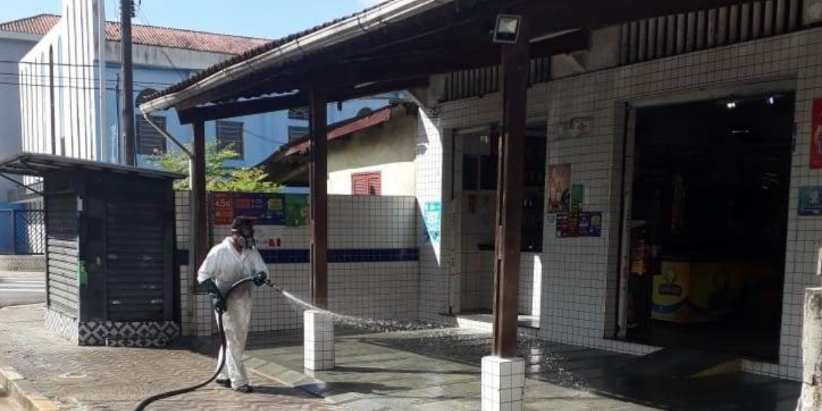 A operação de higienização na cidade de Cubatão ocorre no bairro Vila Nova