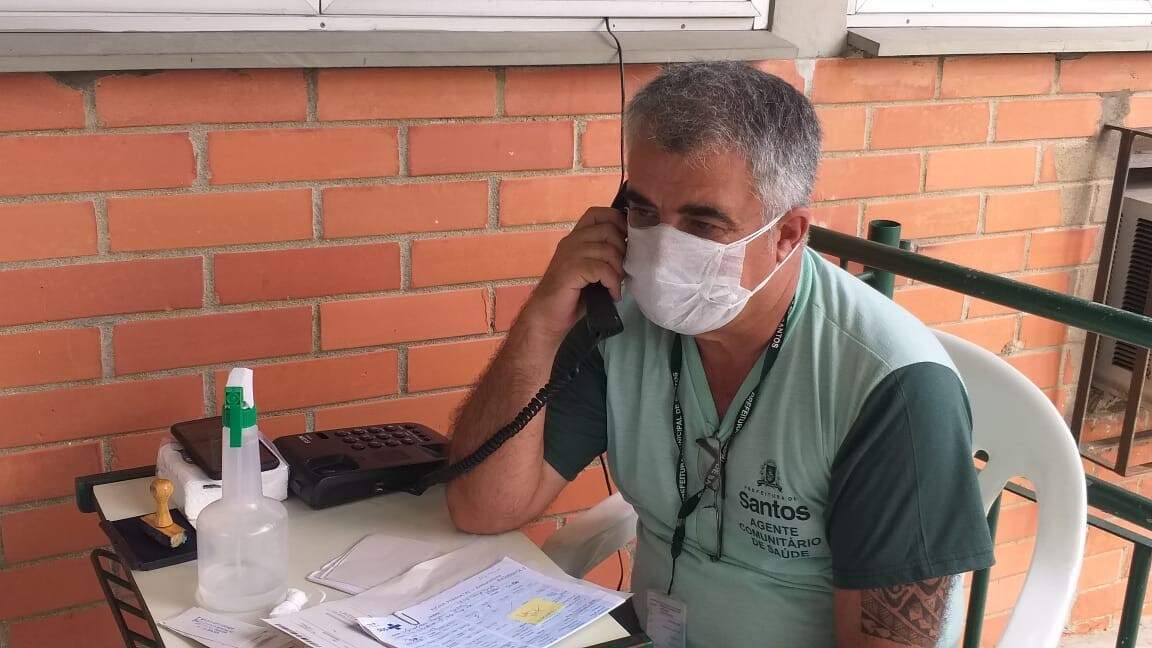 Policlínica de Santos informa, por telefone, a falta de doses. Linhas estão congestionadas 