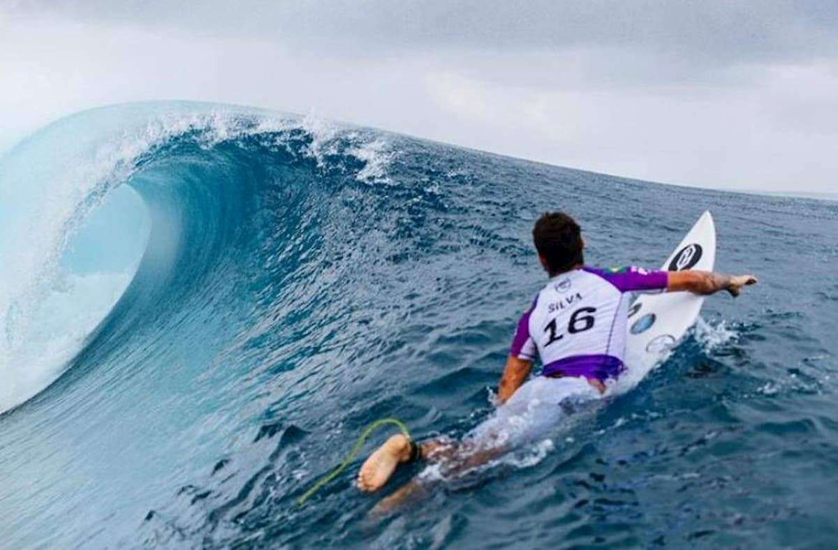 Deivid Silva, de Guarujá, compete na elite mundial do surfe 