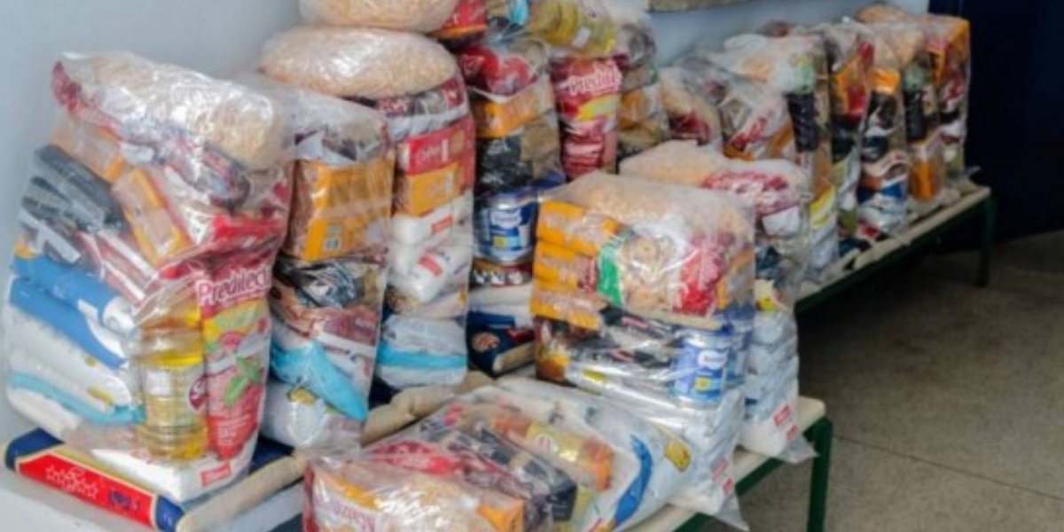 Mais de 67 kits foram entregues às casas de crianças matriculadas em creches
