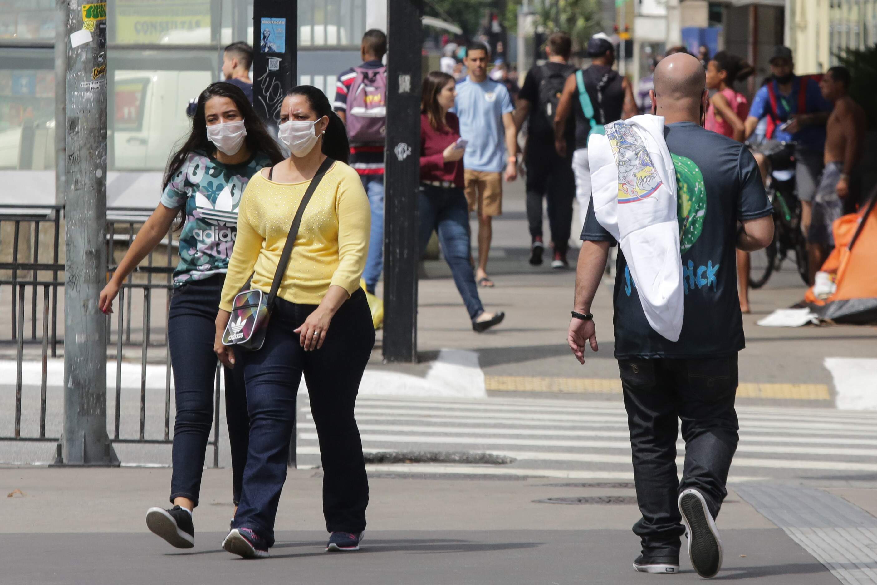 Munícipes já estão utilizando máscaras na Avenida Paulista