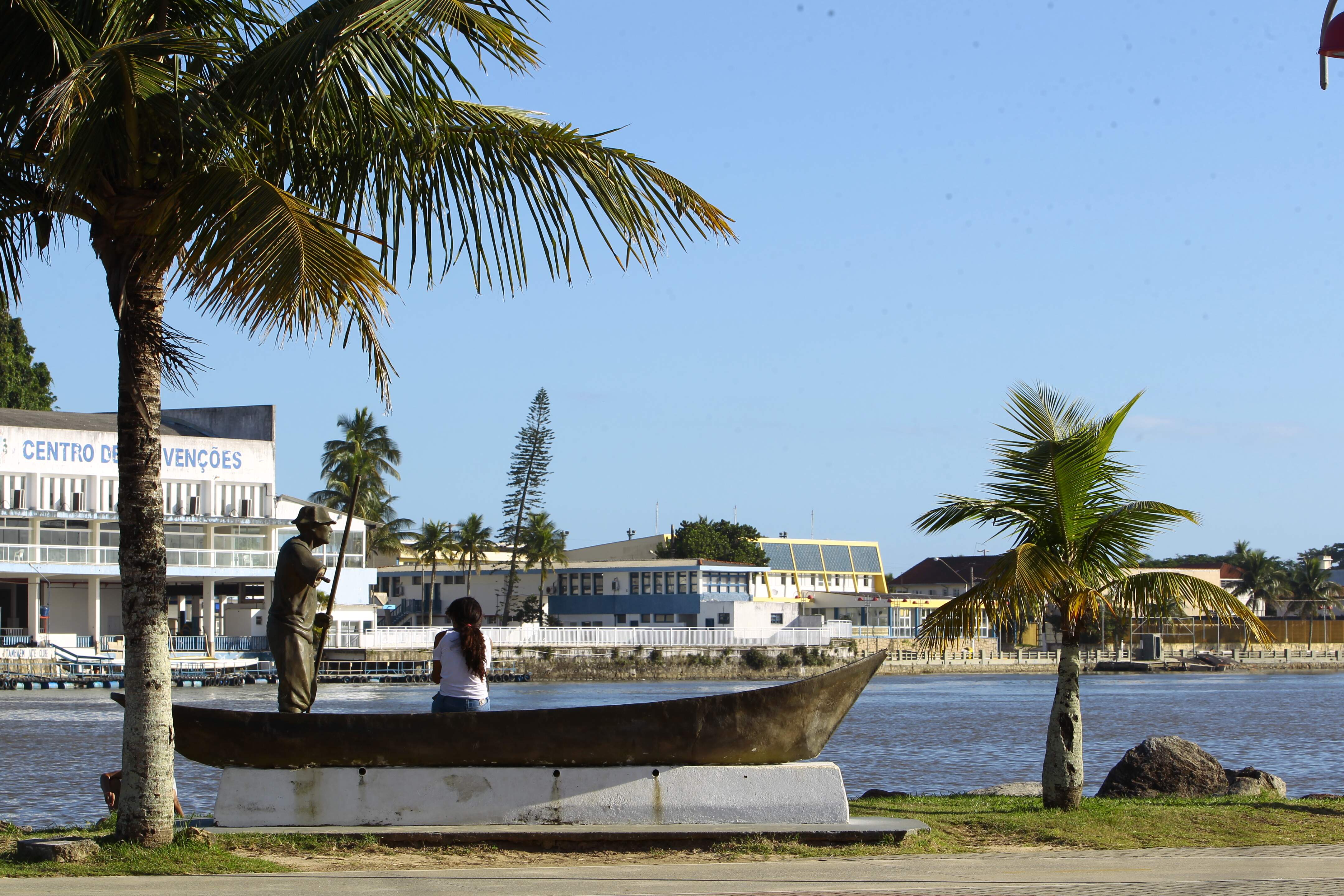 Com muita história e belas praias, Itanhaém encanta moradores e turistas