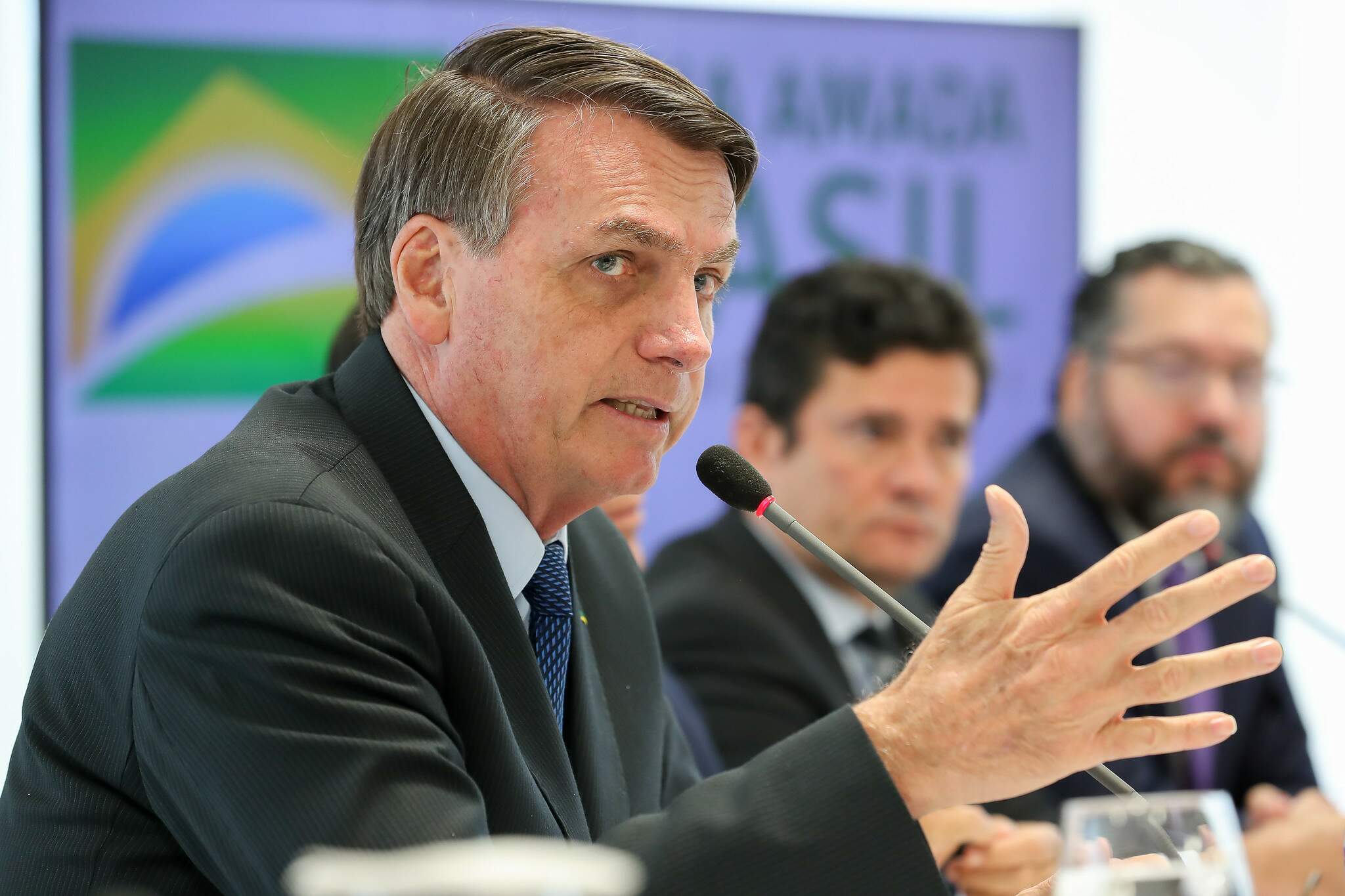 Ação do PDT também afirma que Bolsonaro cometeu crime contra a segurança nacional no último domingo