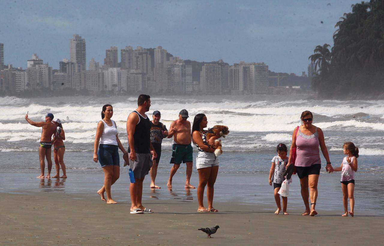 Vicentinos ignoraram decreto de proibição em faixa de areia das praias da cidade